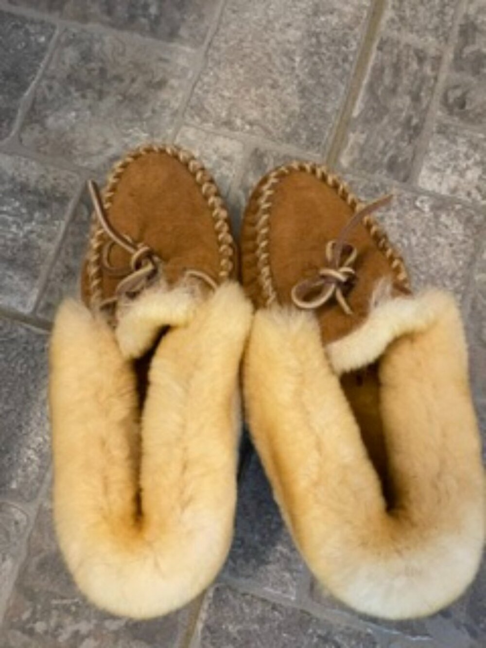 LL Bean Women's Wicked Good Moccasins size 5